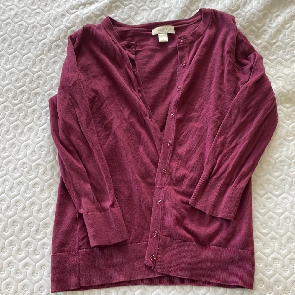 Purple Loft Outlet cardigan. Three quarter sleeves with fancy buttons size S